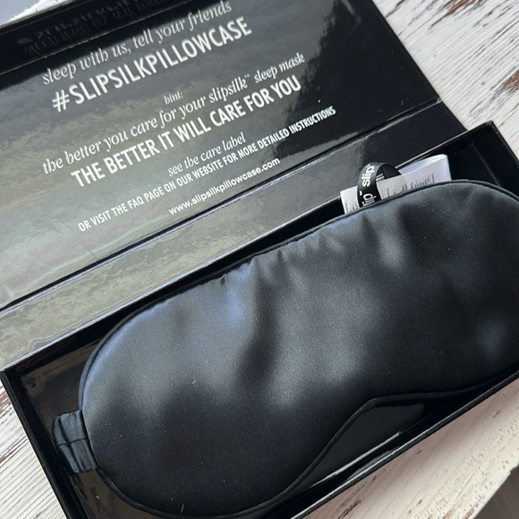 Slip Black Silk Eye Mask - Picture 2 of 5